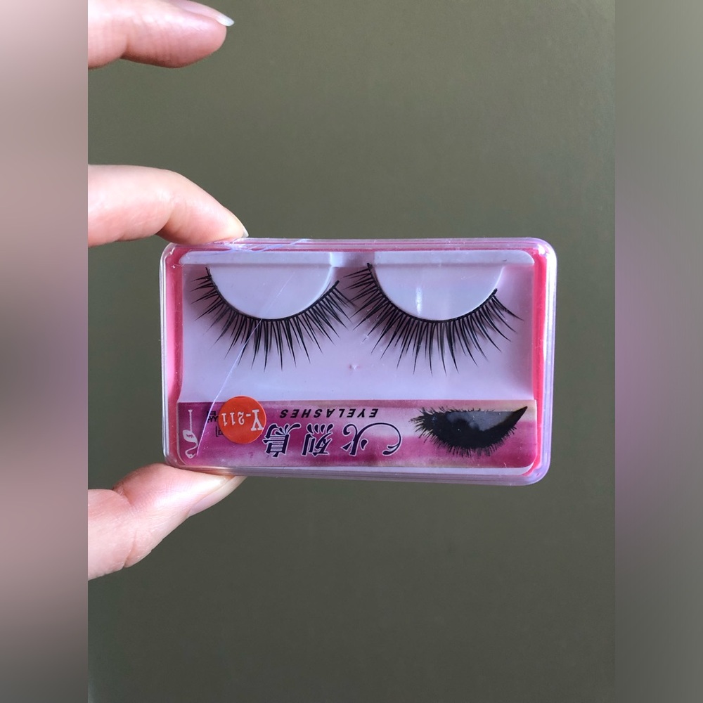 New Y211 Asian Black pair of faux false eyelashes